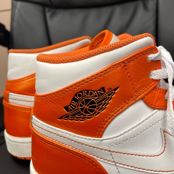 Nike Air Jordan 1 Mid Electro Metallic Orange White Sneaker M 7.5 W 9 - Picture 6 of 13